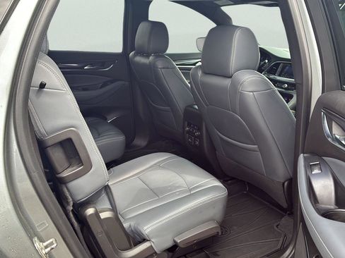 Used 2024 Buick Enclave Essence w/ Experience Buick Package FWD image 8