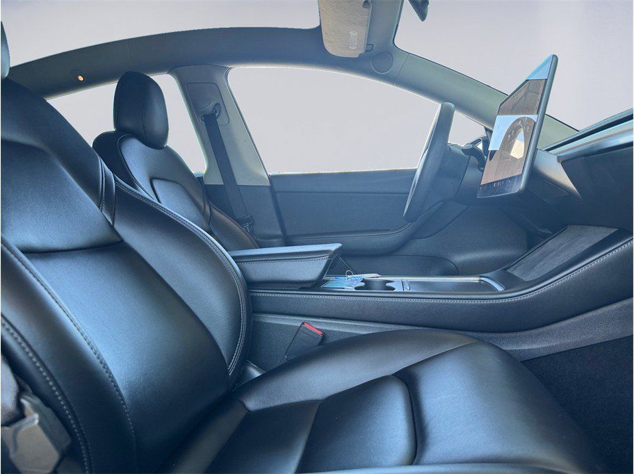 Used 2022 Tesla Model Y Performance AWD/4WD image 16