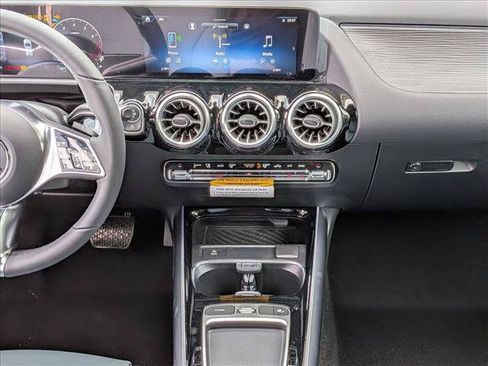 New 2026 Mercedes-Benz GLA 250 image 11