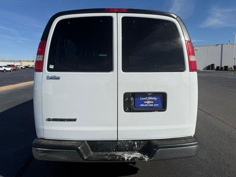 Used 2018 Chevrolet Express 3500 LT w/ LT Preferred Equipment Group image 6