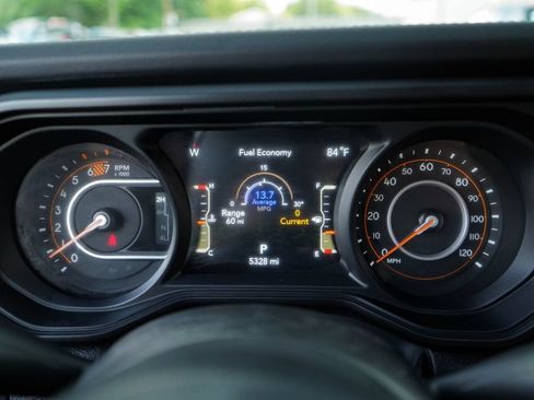 Used 2024 Jeep Wrangler Unlimited Rubicon w/ Technology Group AWD/4WD image 28