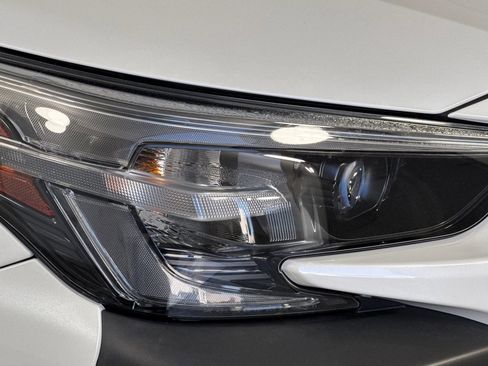 Used 2023 Subaru Outback Premium image 10