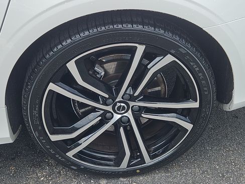 Used 2022 Volvo S90 B6 R-Design w/ Advanced Package AWD/4WD image 29