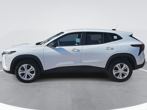 New 2026 Chevrolet Trax LS w/ Driver Confidence Package FWD image 6