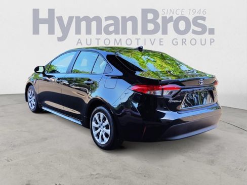 Used 2023 Toyota Corolla LE FWD image 5