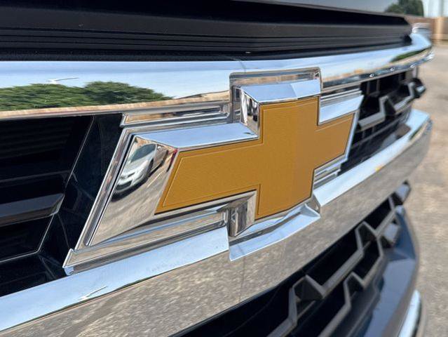 Used 2024 Chevrolet Silverado 1500 LT AWD/4WD image 46