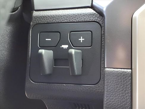 New 2025 Toyota Tacoma SR5 image 21