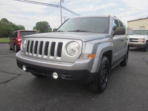 Used 2016 Jeep Patriot Sport FWD image 33