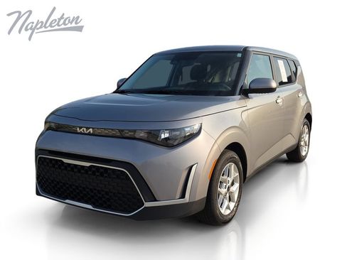 Used 2025 Kia Soul LX w/ LX Technology Package FWD image 1
