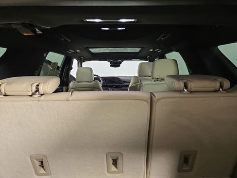 Used 2022 Cadillac Escalade Premium Luxury image 34