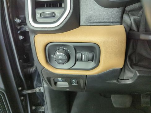 Used 2019 RAM 1500 Big Horn RWD image 19
