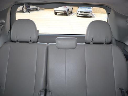 Used 2014 Toyota Sienna XLE w/ XLE Premium Package FWD image 38