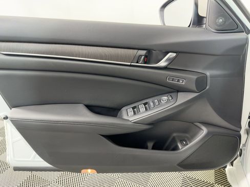 Used 2021 Honda Accord EX-L image 11