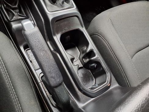 Used 2019 Jeep Wrangler Sport image 24