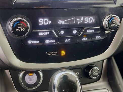 Used 2022 Nissan Murano SV w/ SV Midnight Edition Package image 16