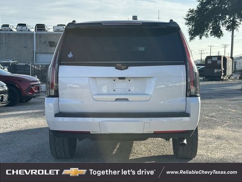 Used 2020 Cadillac Escalade Premium Luxury RWD image 4