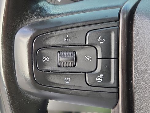 Used 2024 GMC Sierra 2500 AT4 image 19