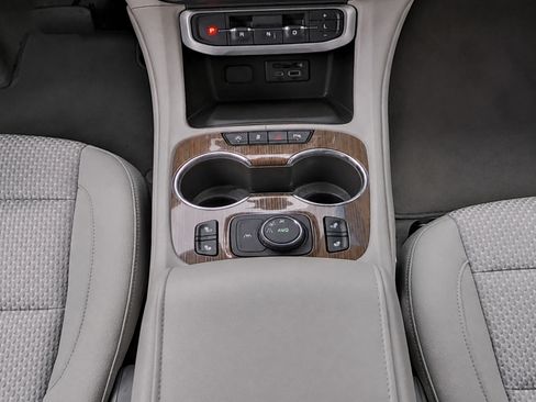 Used 2023 GMC Acadia SLE w/ Driver Convenience Package FWD image 13