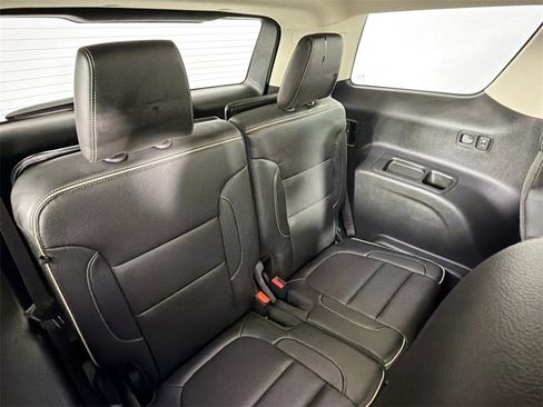Used 2023 GMC Acadia Denali image 26