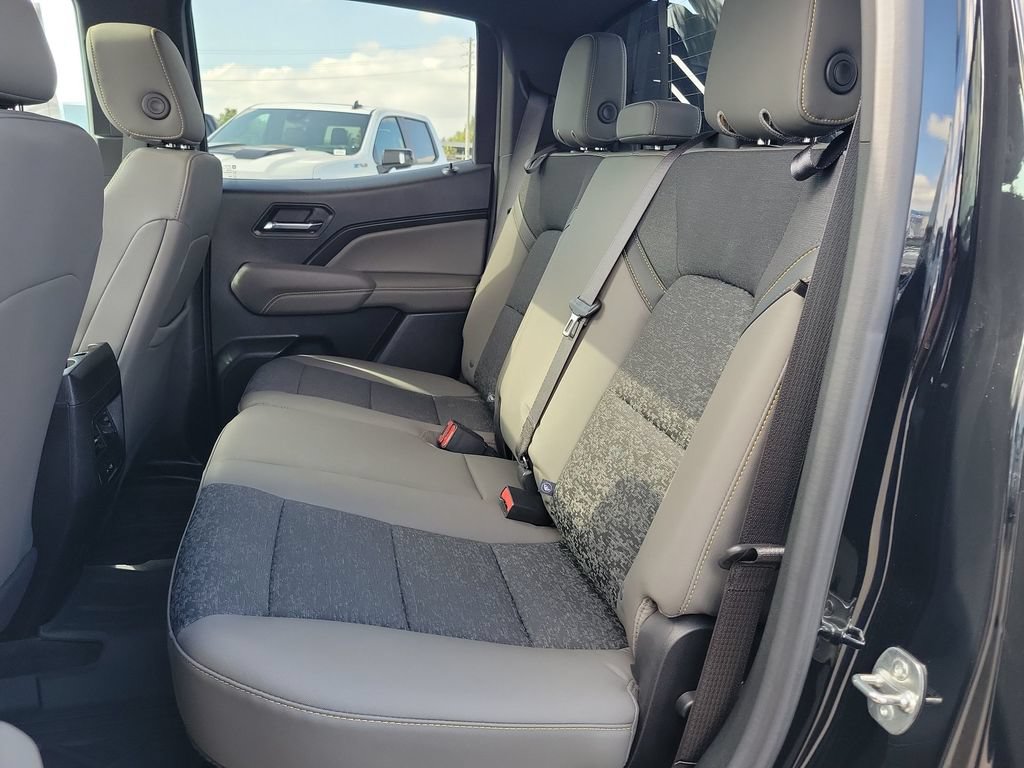 Used 2024 Chevrolet Colorado ZR2 w/ Technology Package AWD/4WD image 23