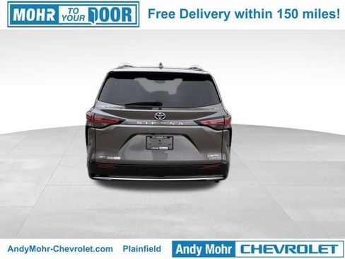 Used 2022 Toyota Sienna Limited AWD/4WD image 4