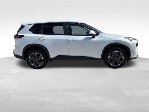 Certified 2024 Nissan Rogue SV AWD/4WD image 8