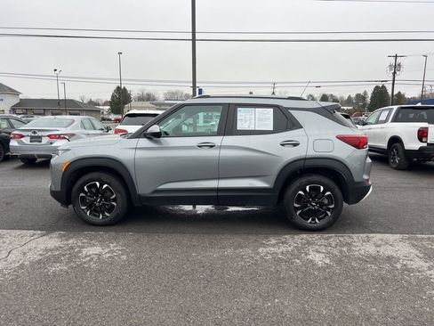 Used 2023 Chevrolet TrailBlazer LT AWD/4WD image 2