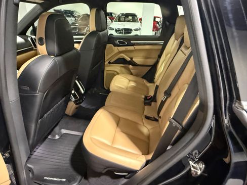 Used 2016 Porsche Cayenne S AWD/4WD image 40