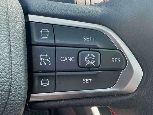 Used 2025 Jeep Compass Trailhawk w/ Trailhawk Elite Group AWD/4WD image 23