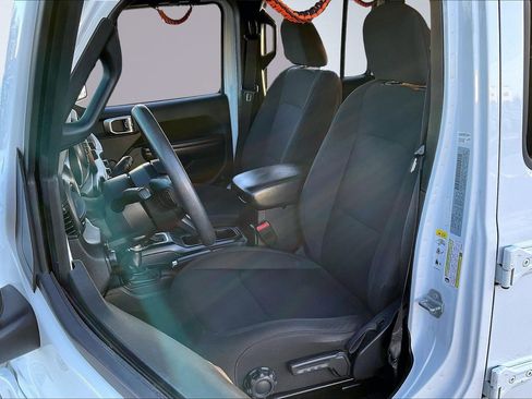 Used 2018 Jeep Wrangler Unlimited Sport image 26