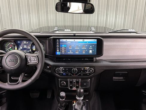 Used 2024 Jeep Wrangler Unlimited w/ Convenience Group AWD/4WD image 48
