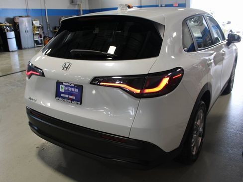 Used 2023 Honda HR-V LX image 37