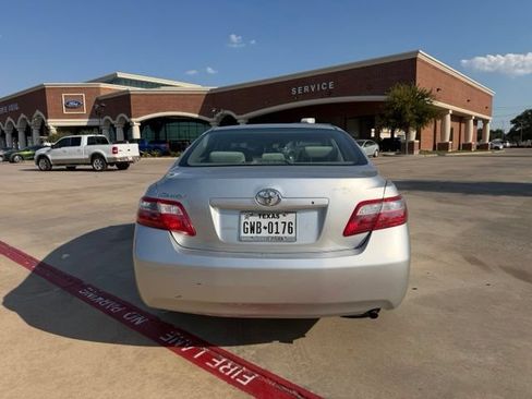 Used 2009 Toyota Camry FWD image 7