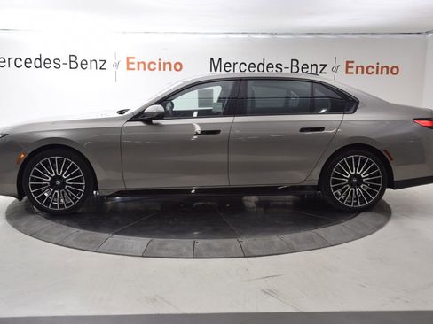 Used 2025 BMW 760i xDrive 760i xDrive w/ Executive Package image 3