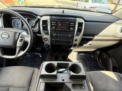 Used 2017 Nissan Titan SV image 24