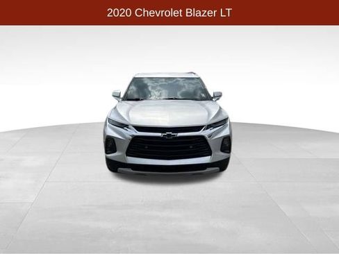 Used 2020 Chevrolet Blazer LT FWD image 2