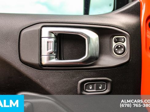 Used 2023 Jeep Wrangler Rubicon AWD/4WD image 36