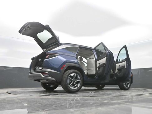Certified 2025 Hyundai Tucson SEL image 41