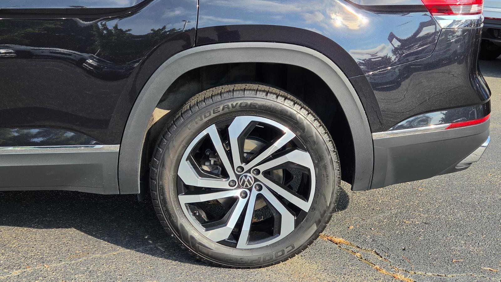 Certified 2022 Volkswagen Atlas SEL AWD/4WD image 11