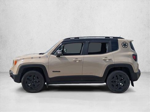 Used 2017 Jeep Renegade Trailhawk AWD/4WD image 9