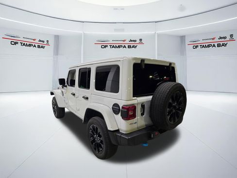 Used 2024 Jeep Wrangler Unlimited Sahara AWD/4WD image 4