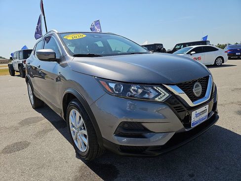 Used 2020 Nissan Rogue Sport SV FWD image 11