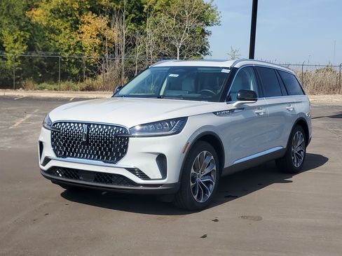 New 2027 Lincoln Aviator AWD image 2