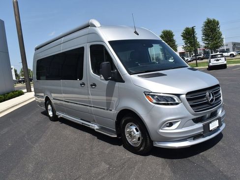 Used 2022 Mercedes-Benz Sprinter 3500 image 6