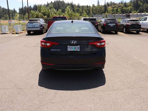 Used 2017 Hyundai Sonata SE FWD image 6