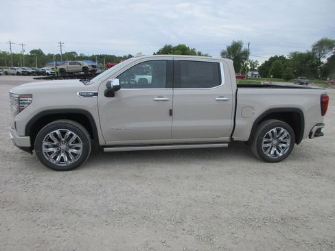 New 2026 GMC Sierra 1500 Denali w/ Denali Reserve Package AWD/4WD image 10