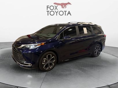 Used 2025 Toyota Sienna Platinum
