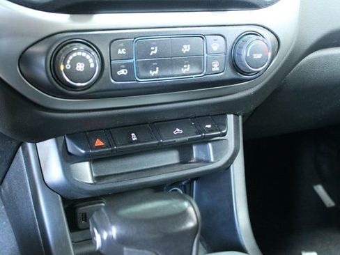 Used 2020 Chevrolet Colorado LT w/ LT Convenience Package AWD/4WD image 18