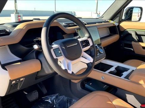 New 2026 Land Rover Defender 130 X-Dynamic SE image 7