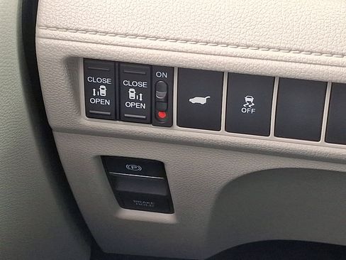 Certified 2025 Honda Odyssey EX-L image 27